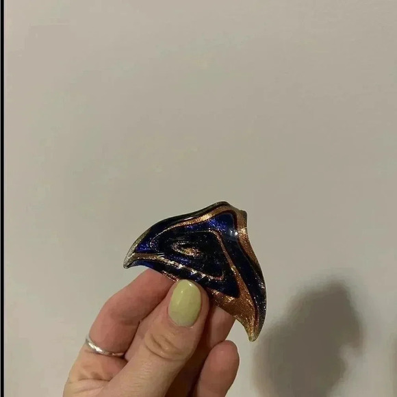 5/$25 🎀 blown glass glitter  whale tail pendant - Picture 2 of 6